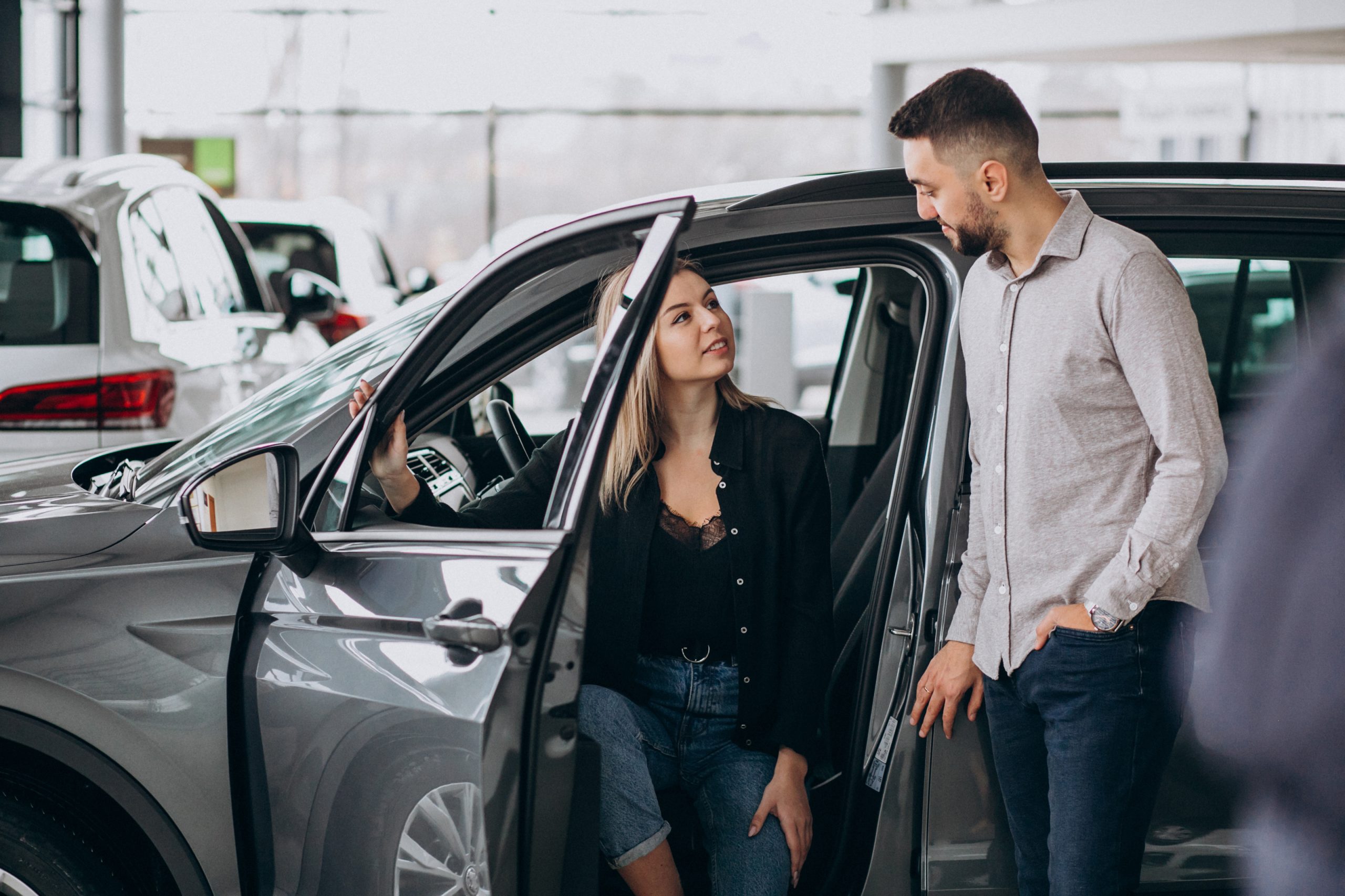 Como Comprar o Carro Novo Perfeito em Blumenau scaled